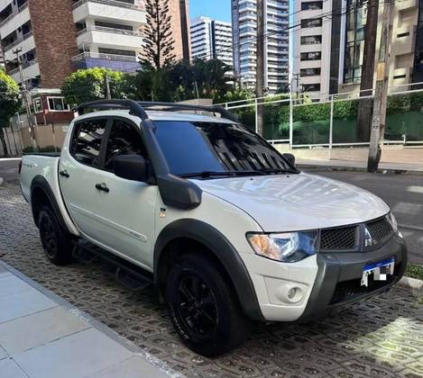 MITSUBISHI L200 SAVANA 3.2 4X4 16V TURBO INTERCOOLER DIESEL 4P MANUAL MITSUBISHI L200 SAVANA 3.2 4X4 16V TURBO INTERCOOLER DIESEL 4P MANUAL